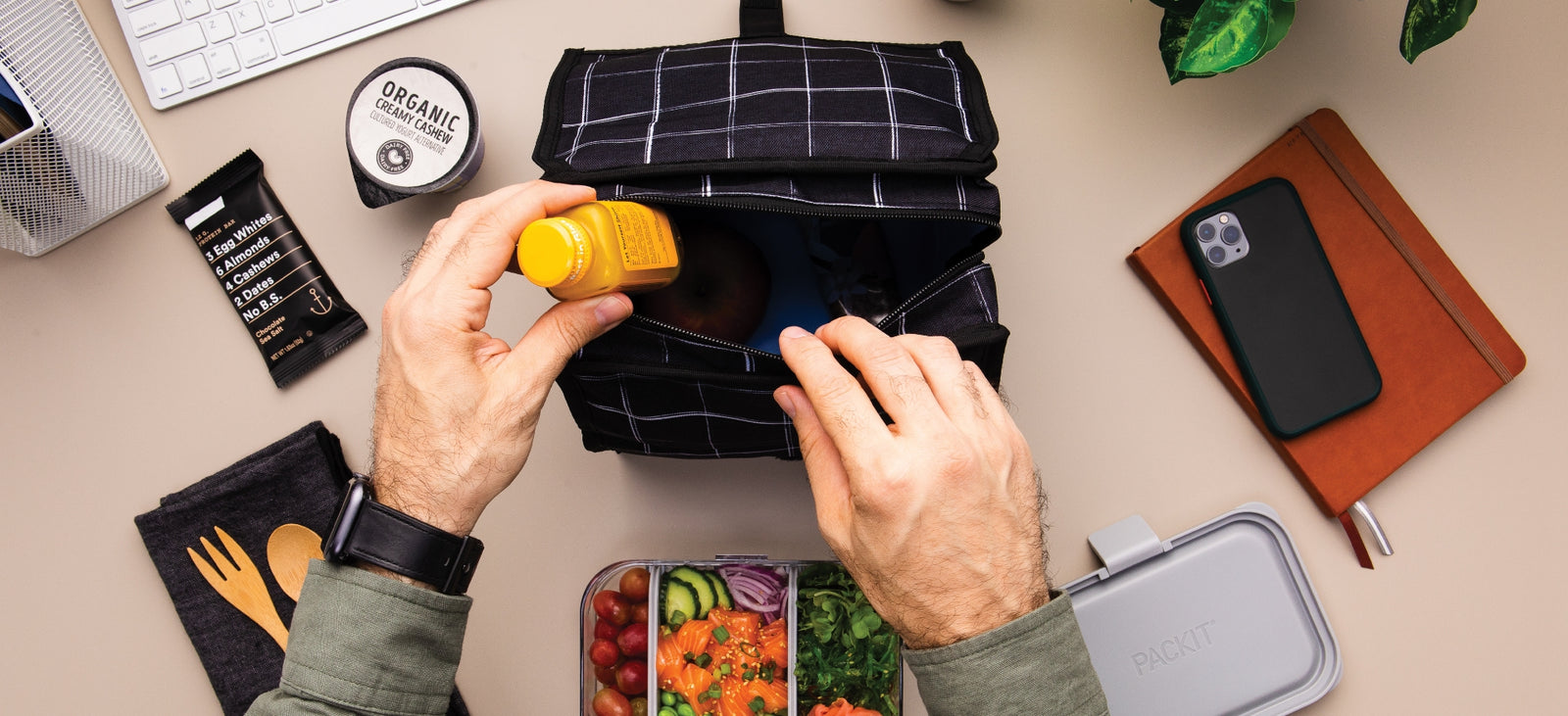 This freezable lunchbox keeps food cold for hours without ice packs