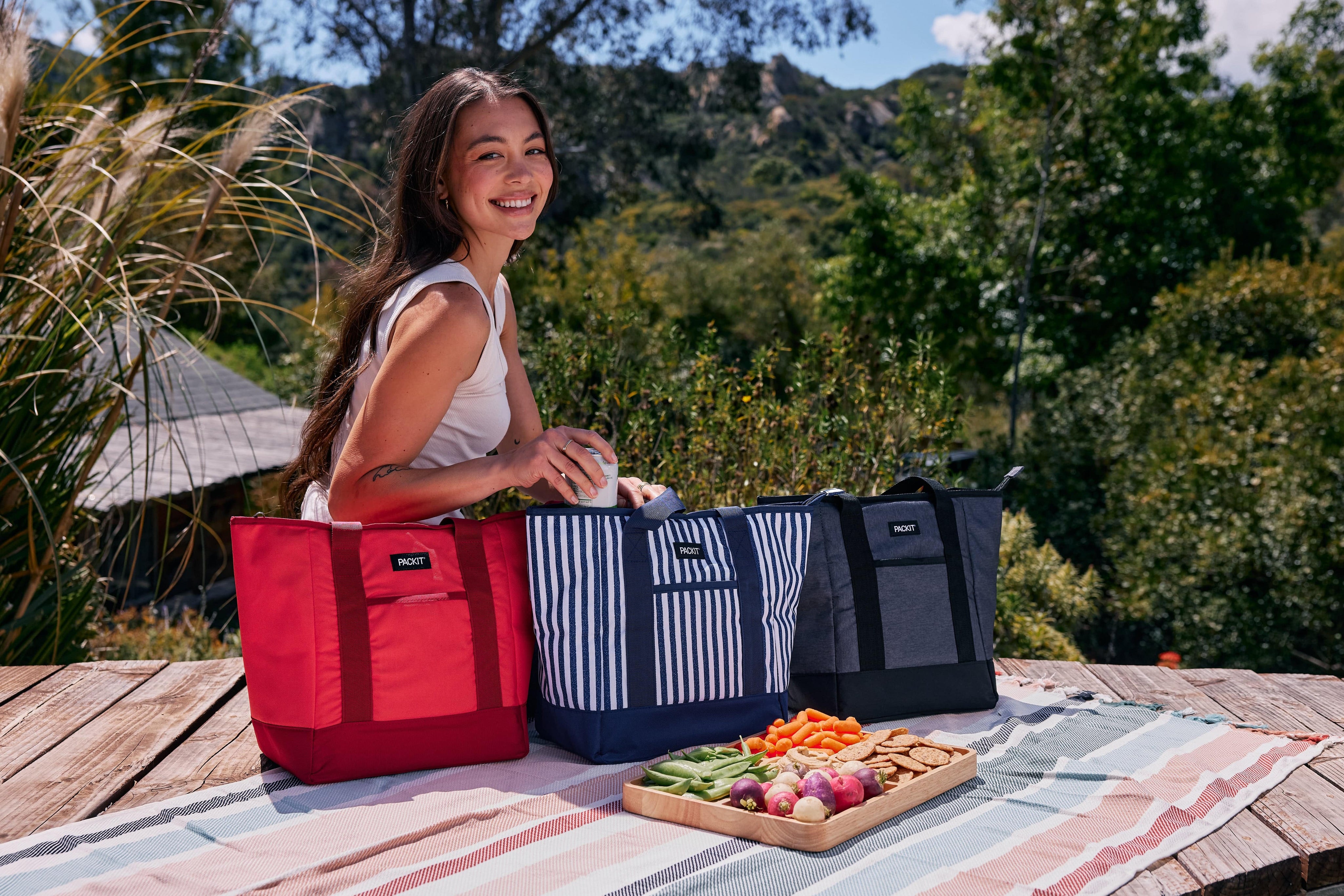 12-Can_Tote_Cooler-01475.jpg