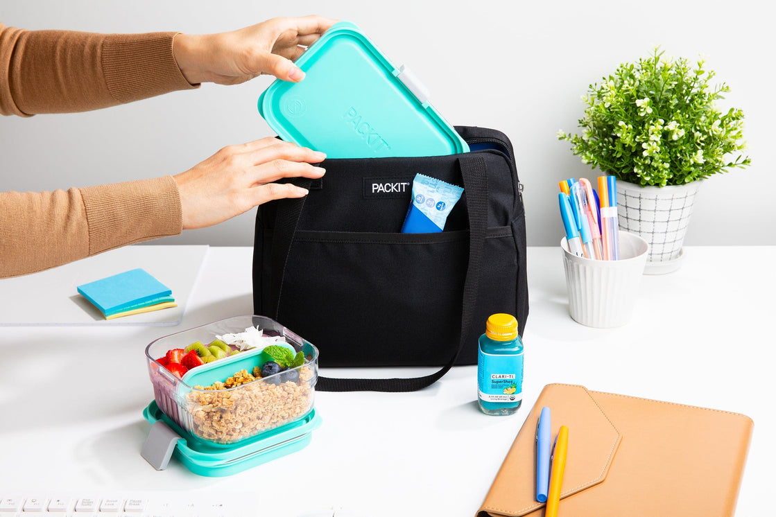 Packit freezable lunch cheap bag with adjustable strap